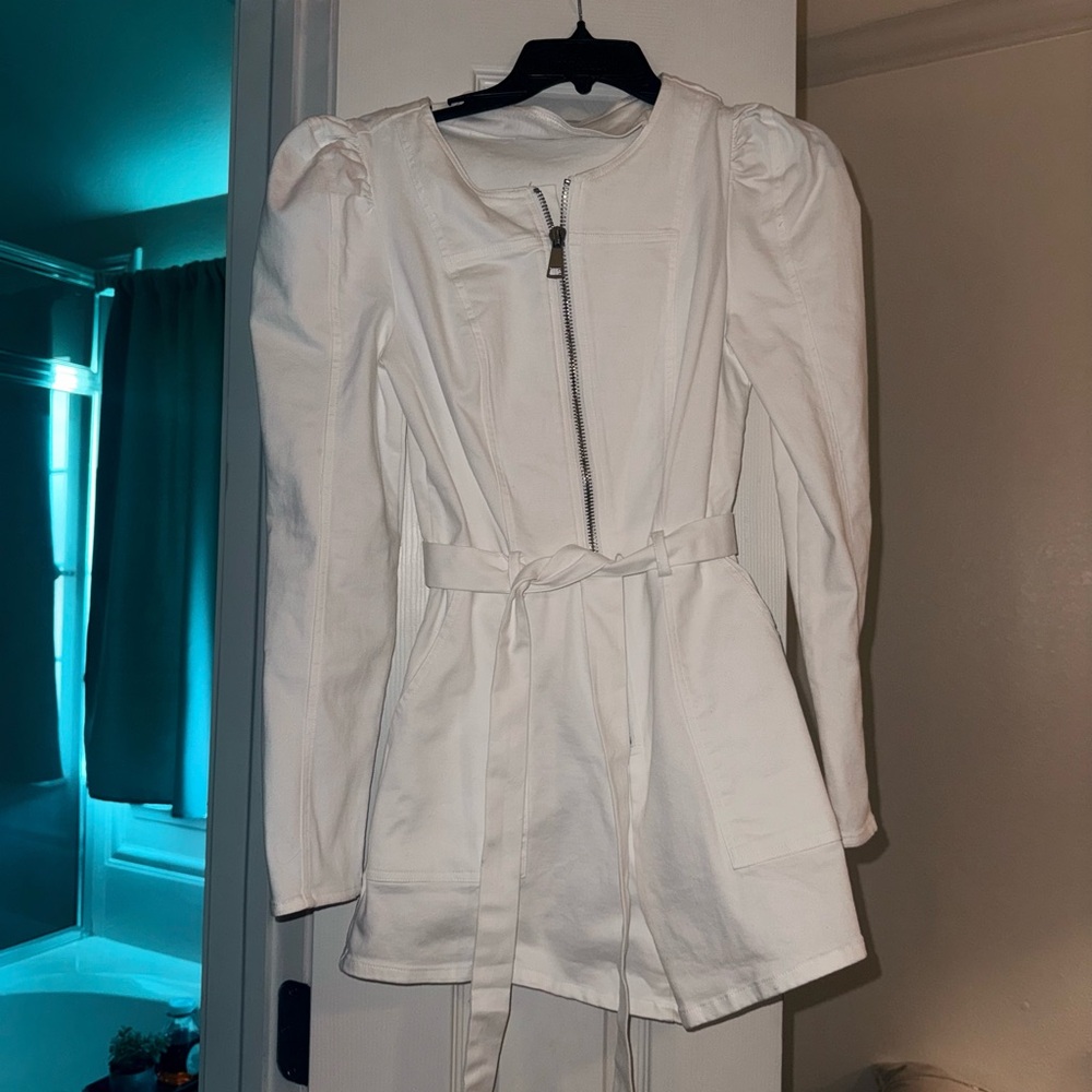 Chic White Long Sleeve Dress